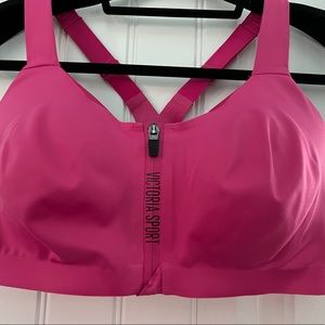 Victoria’s Secret Incredible Knockout Ultra Max 38DD sports bra
